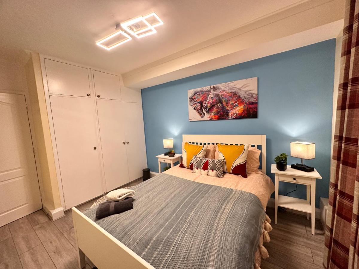 Posh 2-Bedroom, Living Room, Kitchen & 1.5 Bathroom Лондон Экстерьер фото