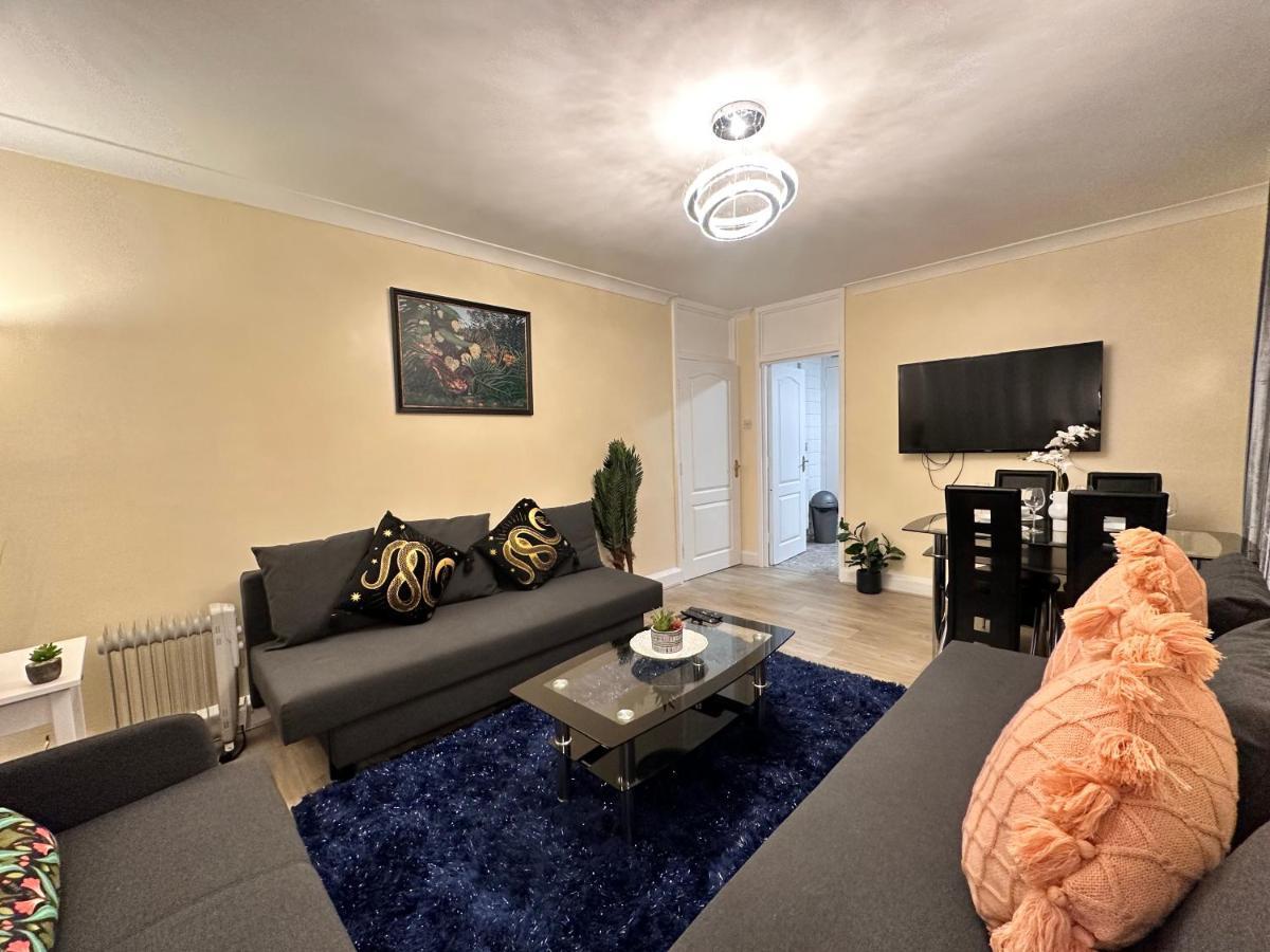 Posh 2-Bedroom, Living Room, Kitchen & 1.5 Bathroom Лондон Экстерьер фото